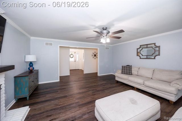 17680 Fox Glen Drive, Riverview, MI 48193