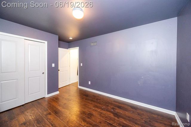 17680 Fox Glen Drive, Riverview, MI 48193