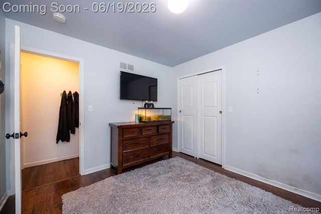 17680 Fox Glen Drive, Riverview, MI 48193
