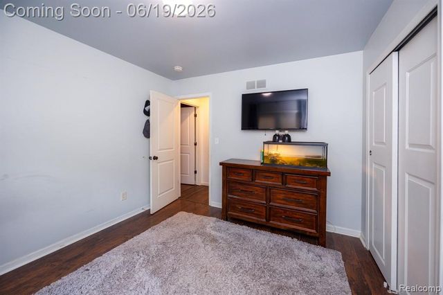 17680 Fox Glen Drive, Riverview, MI 48193