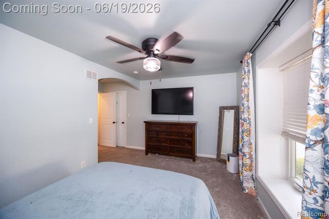 17680 Fox Glen Drive, Riverview, MI 48193