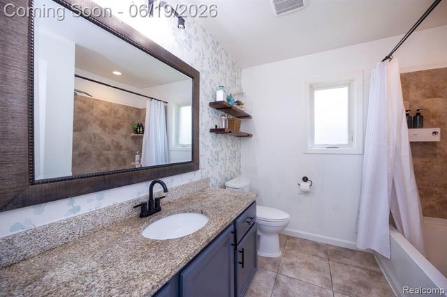 17680 Fox Glen Drive, Riverview, MI 48193