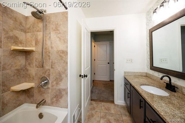 17680 Fox Glen Drive, Riverview, MI 48193