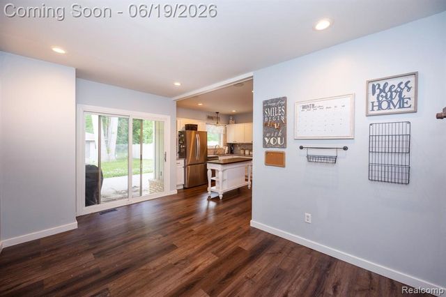 17680 Fox Glen Drive, Riverview, MI 48193