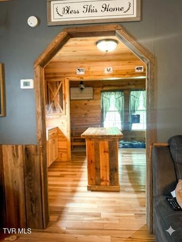 1672 Pressmens Home Road, Rogersville, TN 37857