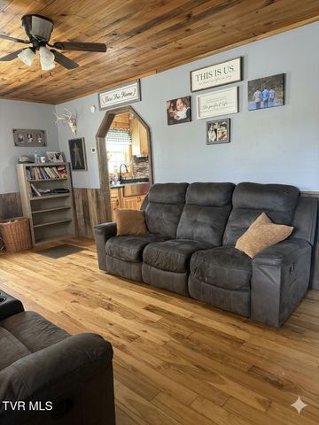 1672 Pressmens Home Road, Rogersville, TN 37857