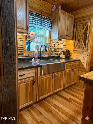 1672 Pressmens Home Road, Rogersville, TN 37857