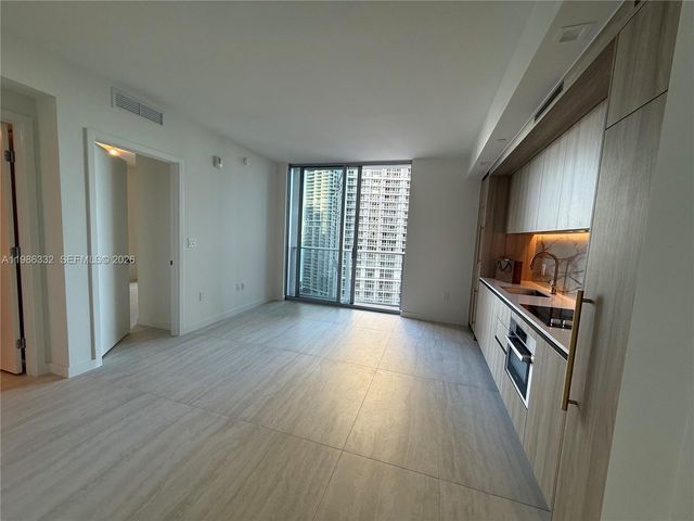 77 SE 5 St 2015, Miami, FL 33131