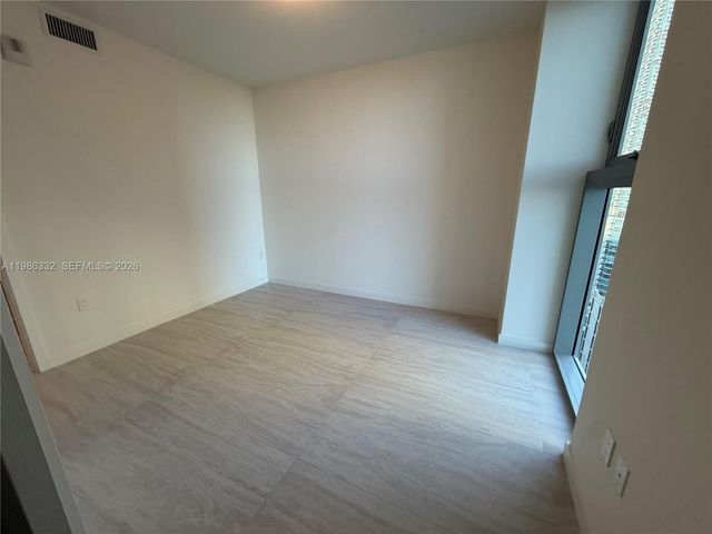 77 SE 5 St 2015, Miami, FL 33131