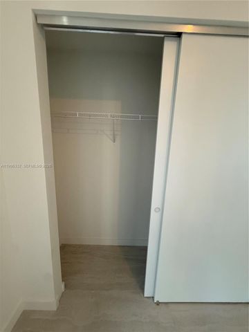 77 SE 5 St 2015, Miami, FL 33131