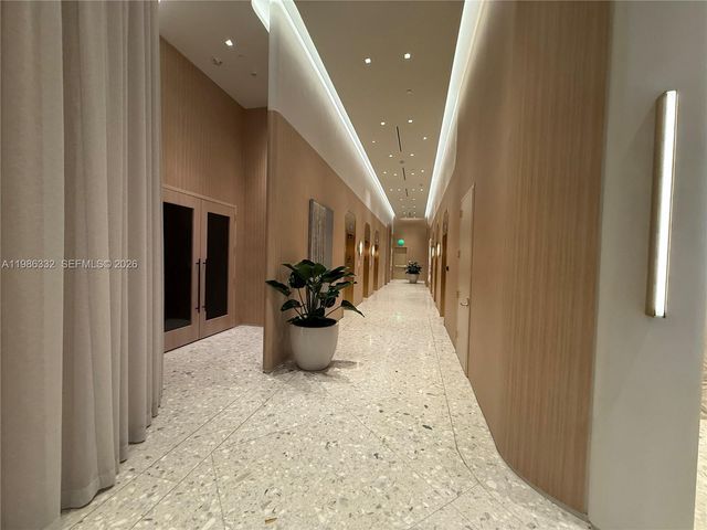 77 SE 5 St 2015, Miami, FL 33131