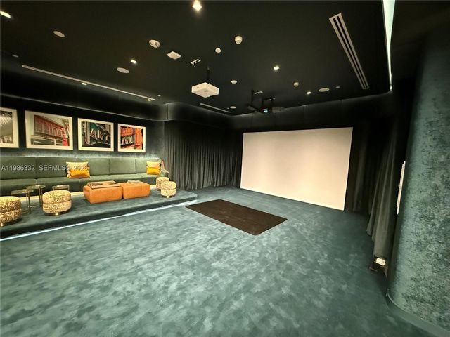 77 SE 5 St 2015, Miami, FL 33131