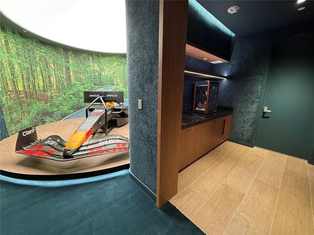 77 SE 5 St 2015, Miami, FL 33131