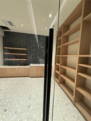 77 SE 5 St 2015, Miami, FL 33131