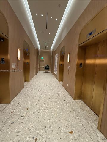 77 SE 5 St 2015, Miami, FL 33131