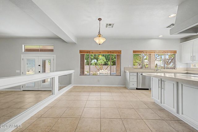 2721 W TULSA Street, Chandler, AZ 85224