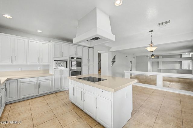 2721 W TULSA Street, Chandler, AZ 85224