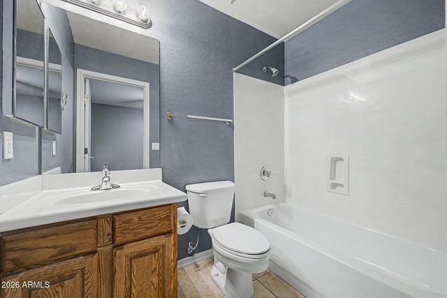 2721 W TULSA Street, Chandler, AZ 85224