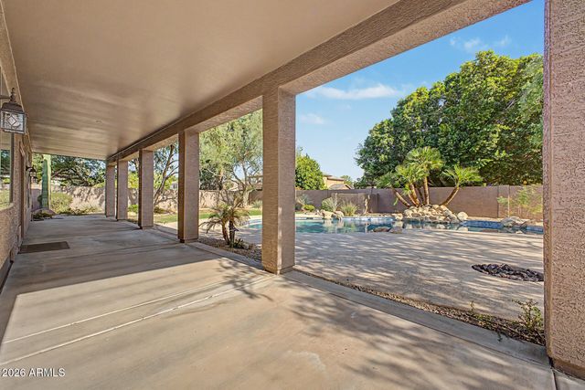 2721 W TULSA Street, Chandler, AZ 85224