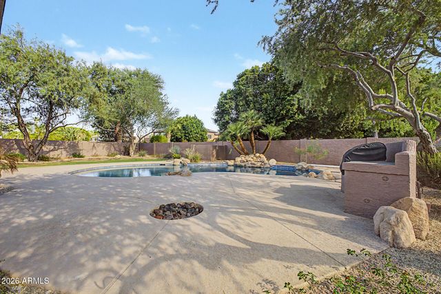 2721 W TULSA Street, Chandler, AZ 85224