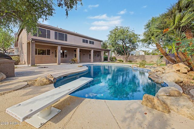 2721 W TULSA Street, Chandler, AZ 85224