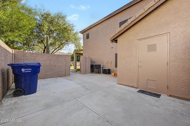 2721 W TULSA Street, Chandler, AZ 85224