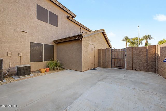 2721 W TULSA Street, Chandler, AZ 85224