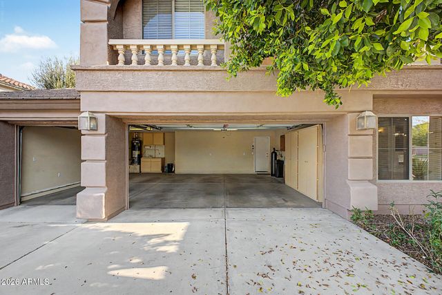 2721 W TULSA Street, Chandler, AZ 85224
