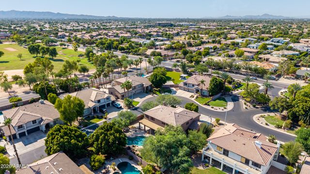 2721 W TULSA Street, Chandler, AZ 85224