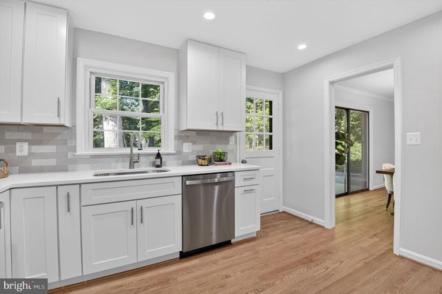 5709 MOHICAN PL, Bethesda, MD 20816