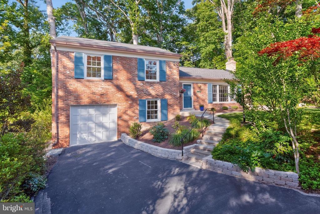 5709 MOHICAN PL, Bethesda, MD 20816