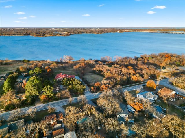 828 Highland Village Road, Highland Village, TX 75077