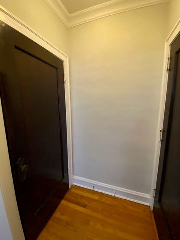 2043 W Berwyn Avenue 3, Chicago, IL 60625