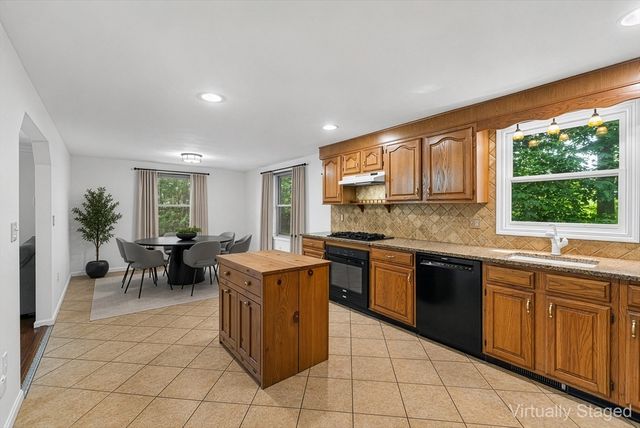 89 Old Andover Rd, North Reading, MA 01864
