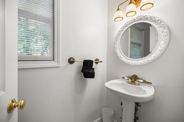 89 Old Andover Rd, North Reading, MA 01864