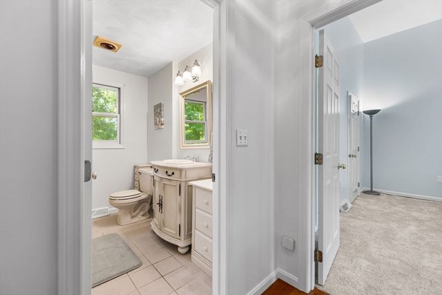89 Old Andover Rd, North Reading, MA 01864