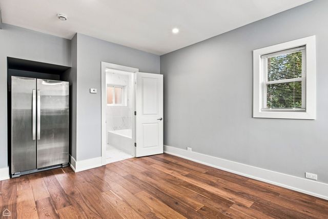 7120 W Highland Avenue, Chicago, IL 60631