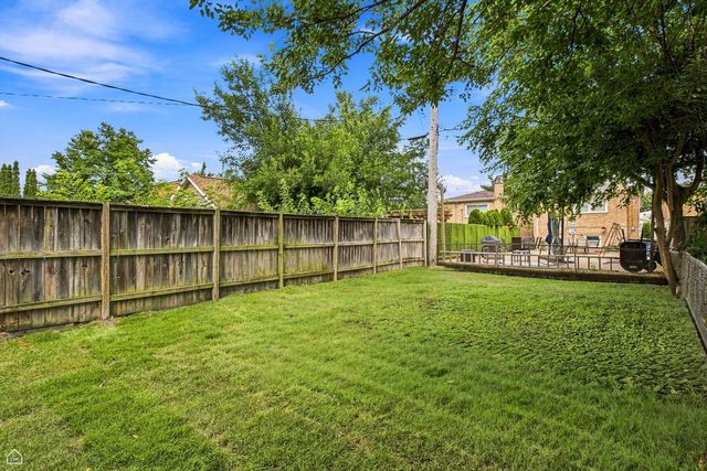 7120 W Highland Avenue, Chicago, IL 60631