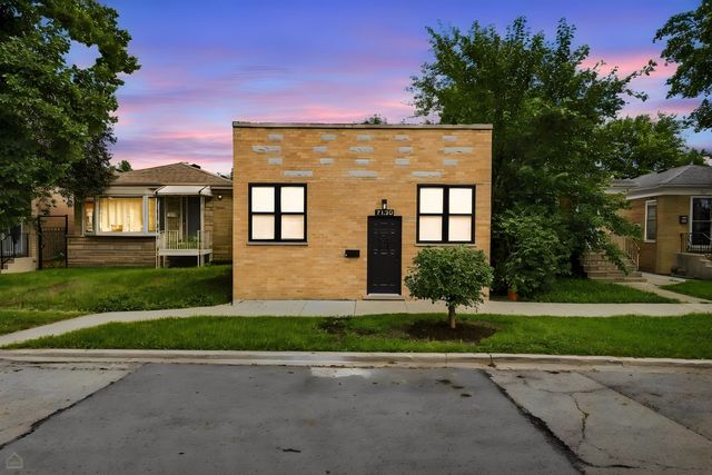 7120 W Highland Avenue, Chicago, IL 60631