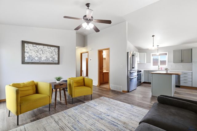 548 FIELD VIEW DR, Rapid City, SD 57701