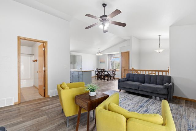 548 FIELD VIEW DR, Rapid City, SD 57701