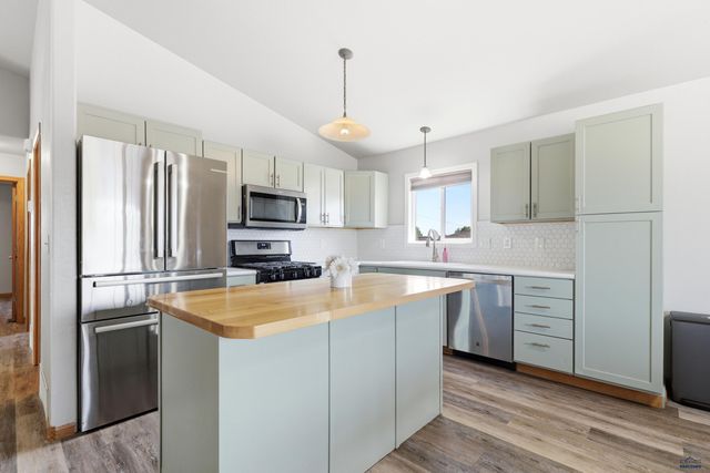 548 FIELD VIEW DR, Rapid City, SD 57701