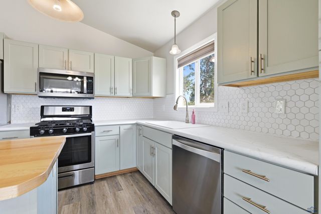 548 FIELD VIEW DR, Rapid City, SD 57701