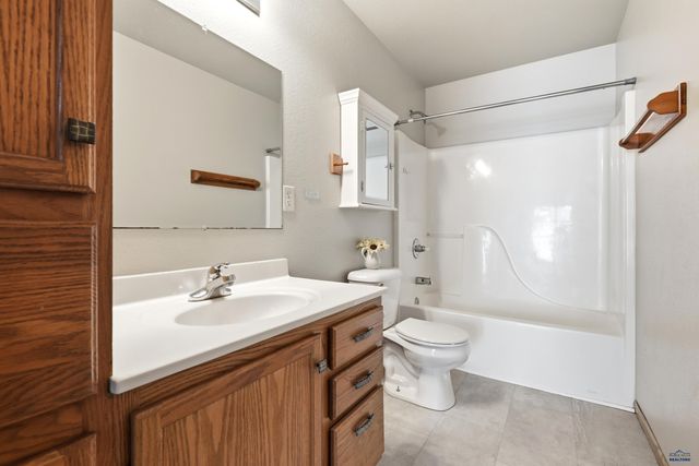 548 FIELD VIEW DR, Rapid City, SD 57701