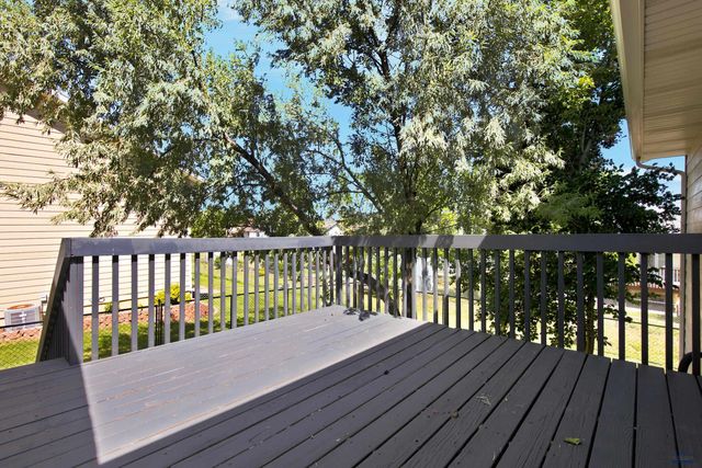 548 FIELD VIEW DR, Rapid City, SD 57701