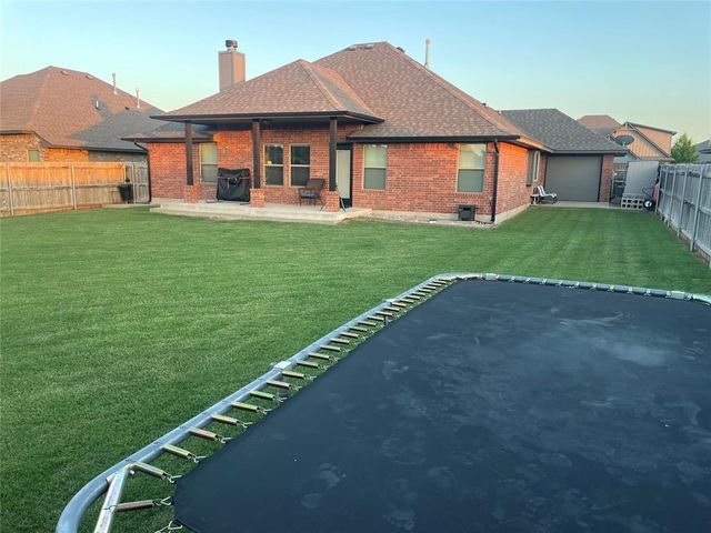 11041 NW 8th Street, Yukon, OK 73099