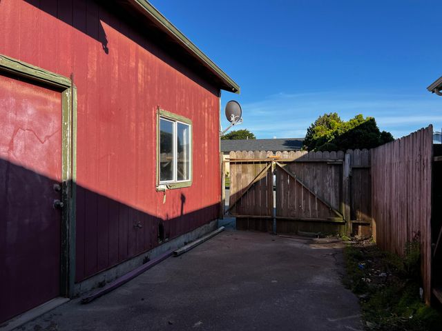 1852 Wavecrest Avenue, Mckinleyville, CA 95519