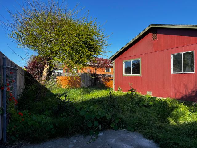 1852 Wavecrest Avenue, Mckinleyville, CA 95519