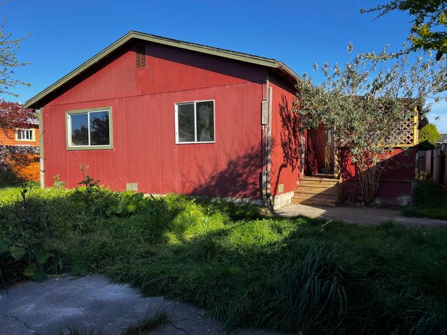 1852 Wavecrest Avenue, Mckinleyville, CA 95519