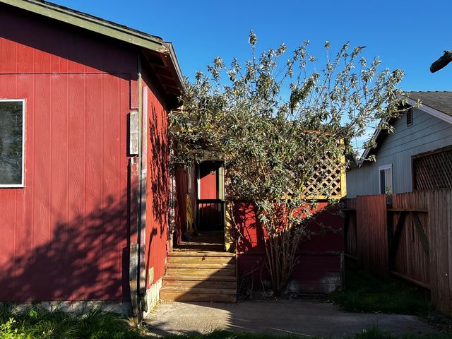 1852 Wavecrest Avenue, Mckinleyville, CA 95519